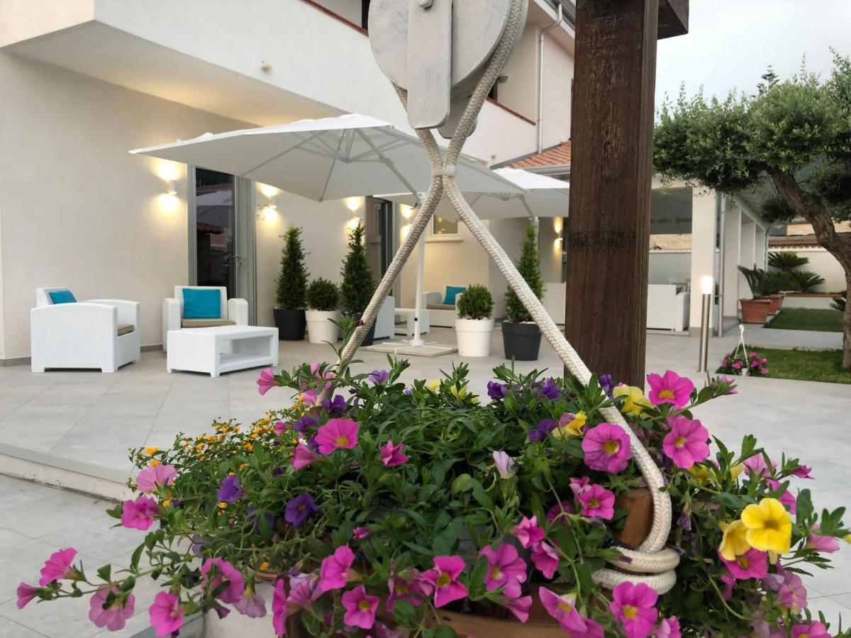 Invilla Bed&Breakfast - Quality Rooms Santa Maria di Castellabate Exterior photo