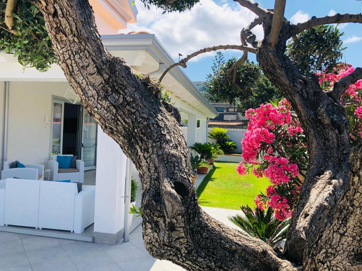 Invilla Bed&Breakfast - Quality Rooms Santa Maria di Castellabate Exterior photo