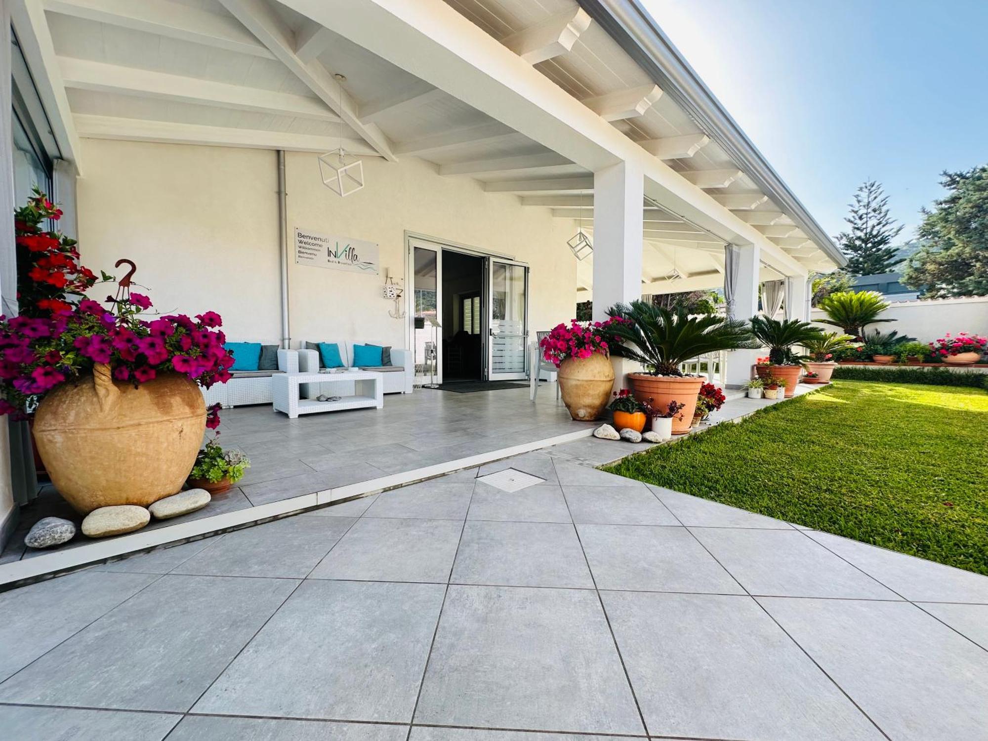 Invilla Bed&Breakfast - Quality Rooms Santa Maria di Castellabate Exterior photo