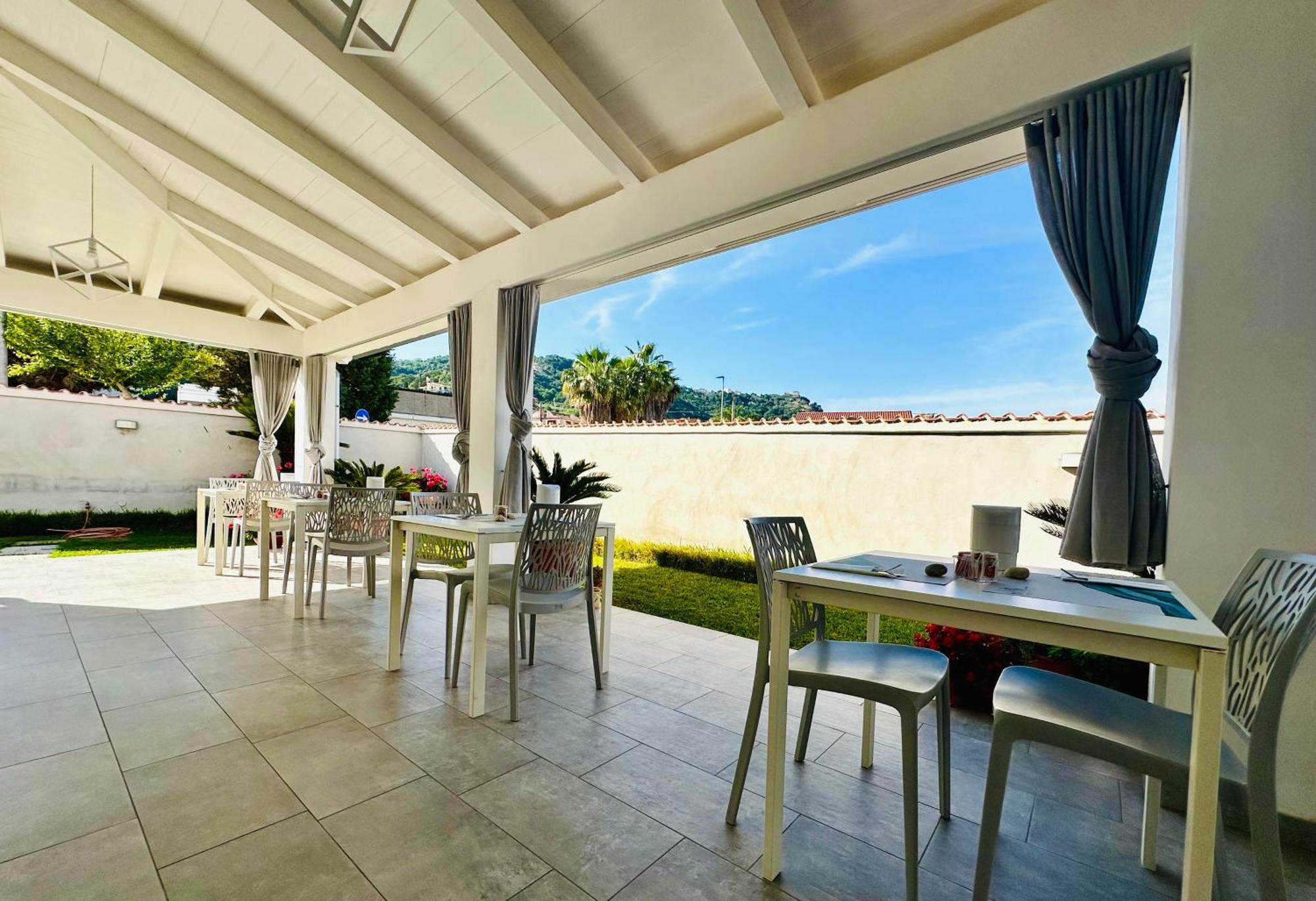 Invilla Bed&Breakfast - Quality Rooms Santa Maria di Castellabate Exterior photo