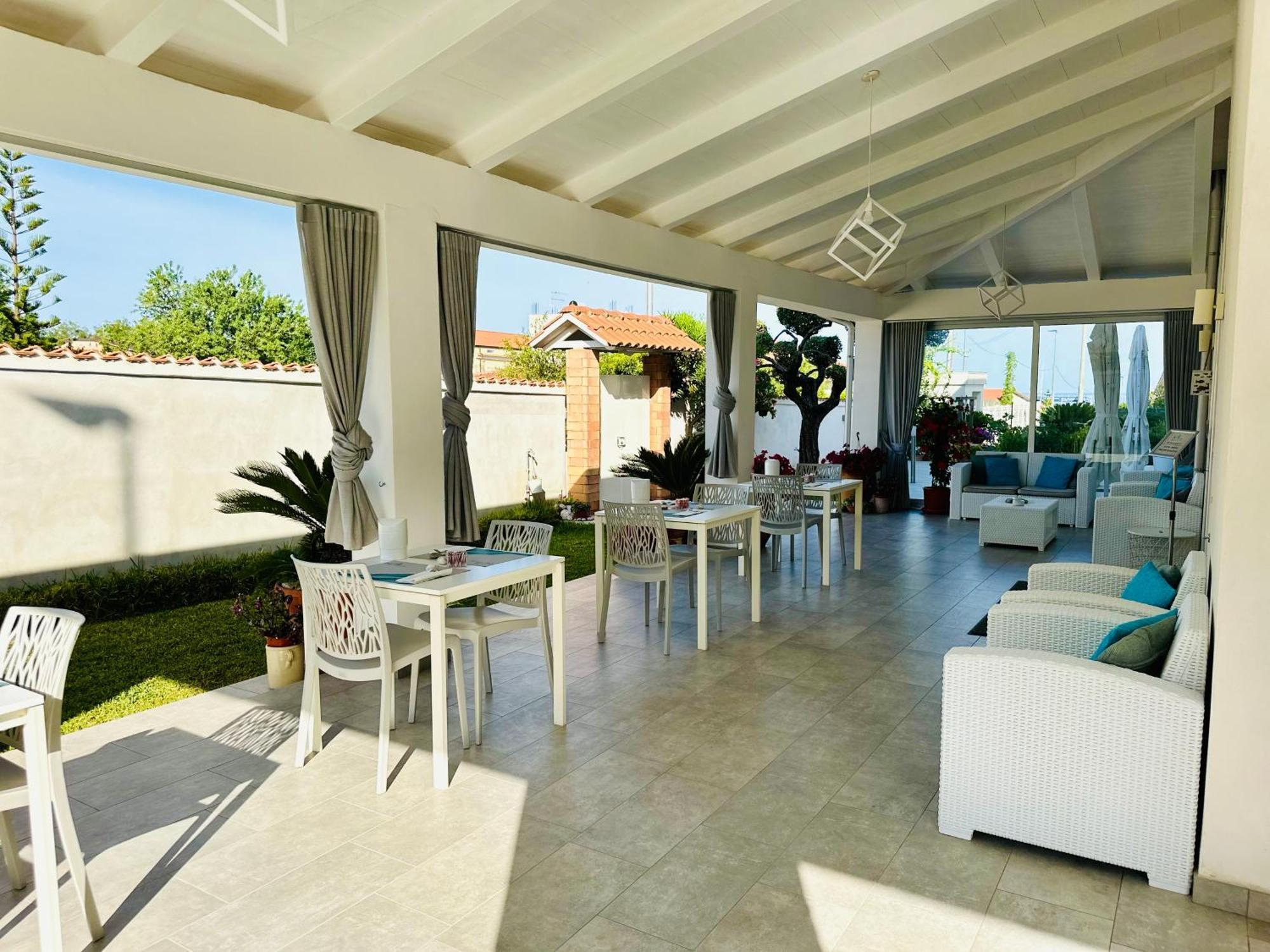 Invilla Bed&Breakfast - Quality Rooms Santa Maria di Castellabate Exterior photo