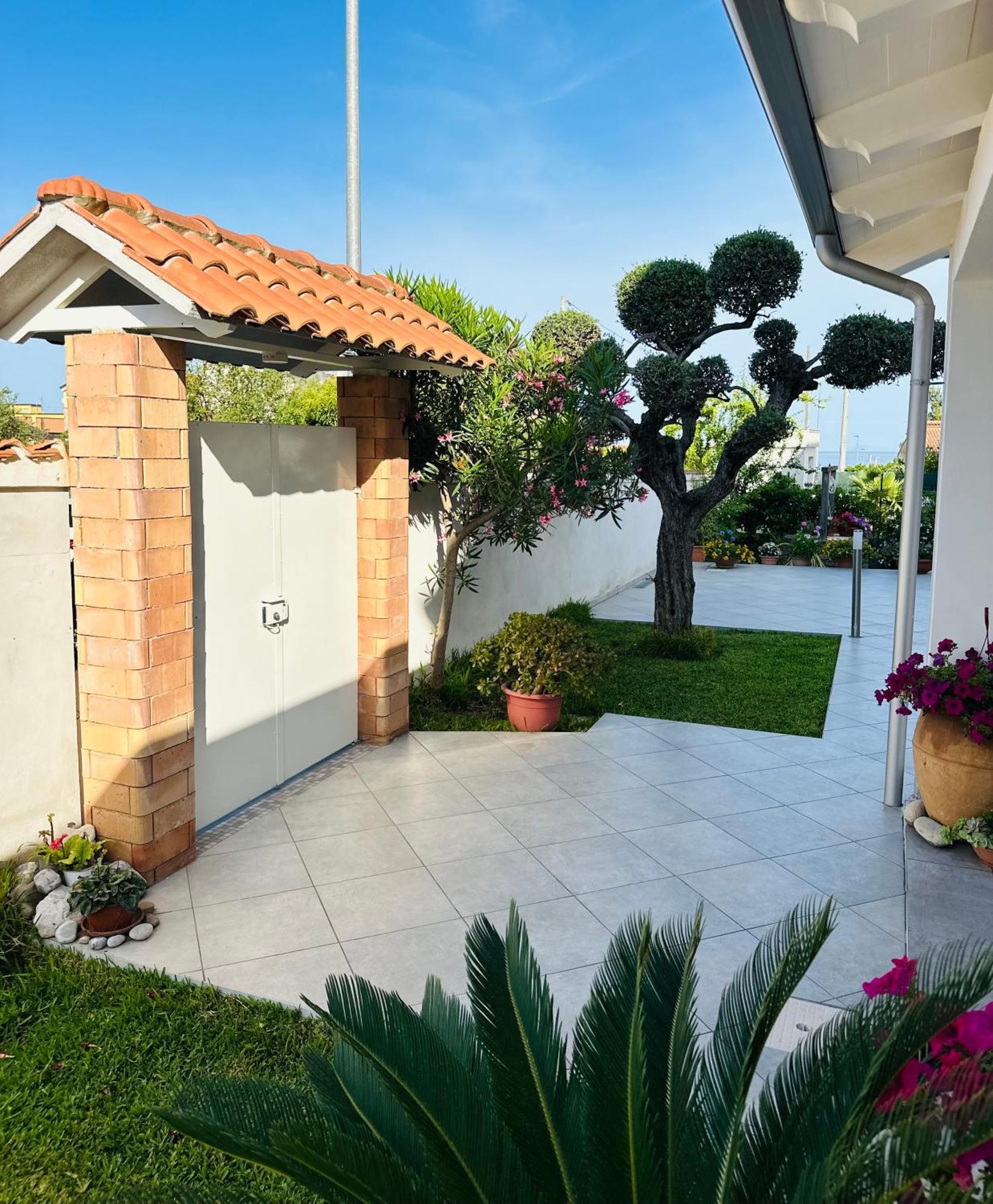Invilla Bed&Breakfast - Quality Rooms Santa Maria di Castellabate Exterior photo