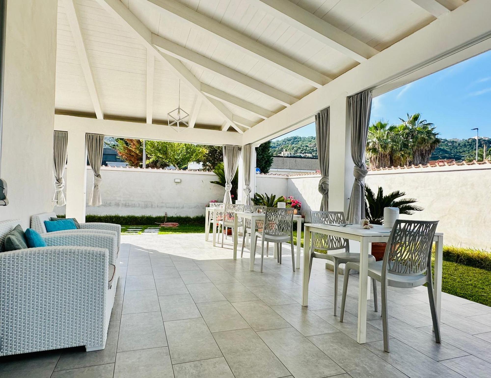 Invilla Bed&Breakfast - Quality Rooms Santa Maria di Castellabate Exterior photo